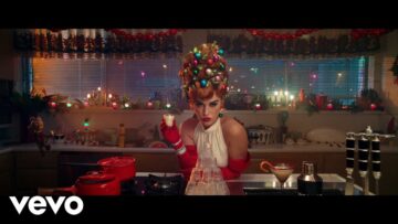 Katy Perry – Cozy Little Christmas