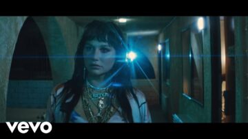 Ke$ha – My Own Dance