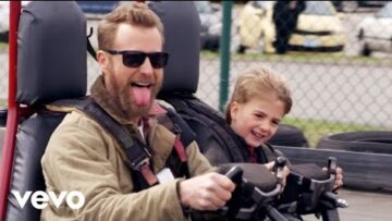 Dierks Bentley – Living