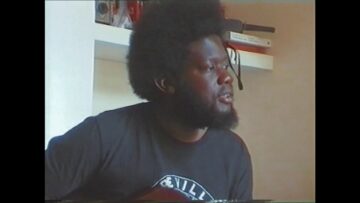 Michael Kiwanuka – Money (Acoustic)