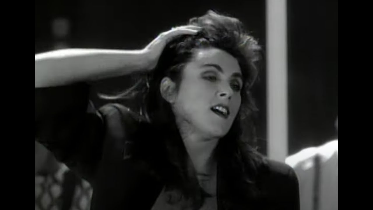 Laura Branigan – Shattered Glass