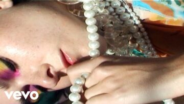 Nicole Millar – Favours