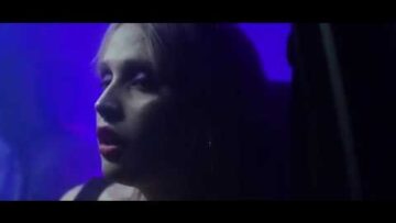 Lizzy Farrall – Addict