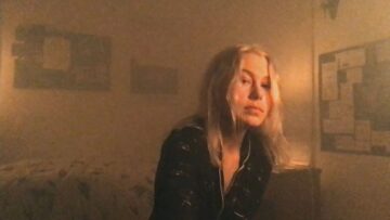 Phoebe Bridgers – Garden Song