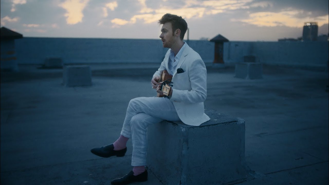 FINNEAS – Let’s Fall in Love for the Night