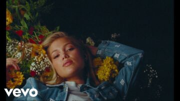 Olivia Holt, R3HAB – love u again