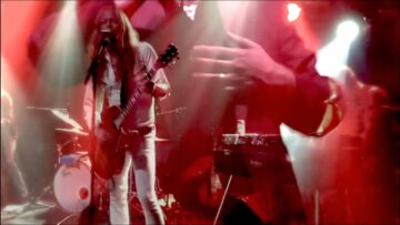 Diamond Dogs – Singin’ with Elvis