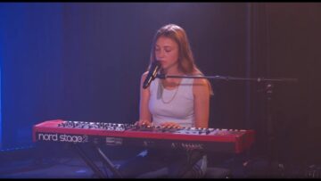 Baker Grace – Yourz Truly EP Performance