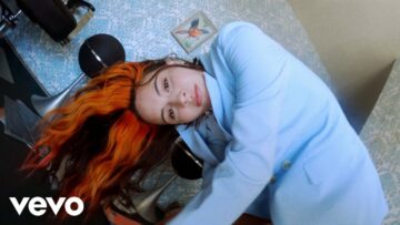 Bea Miller, Aminé – FEEL SOMETHING DIFFERENT