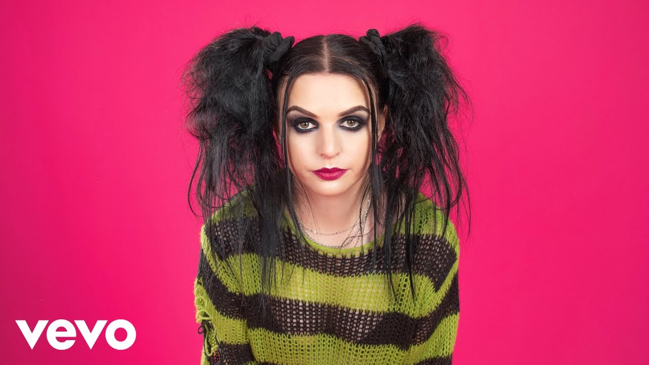 Emma Blackery – Crying