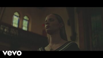 Charlotte Day Wilson – Keep Moving