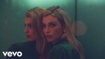 Lola Lennox – La La Love Me