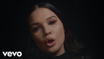 Lola Young – Ruin My Make Up