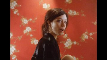 Anna Fox Rochinski – Everybody’s Down