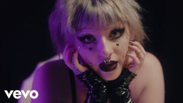 carolesdaughter – Please Put Me In a Medically Induced Coma