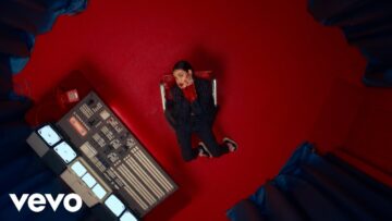 Audrey Mika – Chivalry