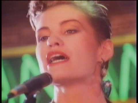 Bananarama – State I’m In