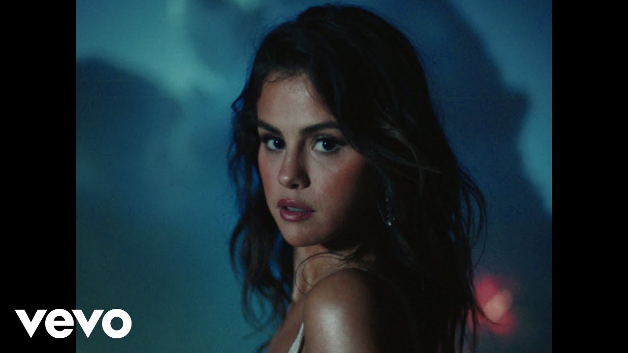 Selena Gomez, Rauw Alejandro – Baila Conmigo