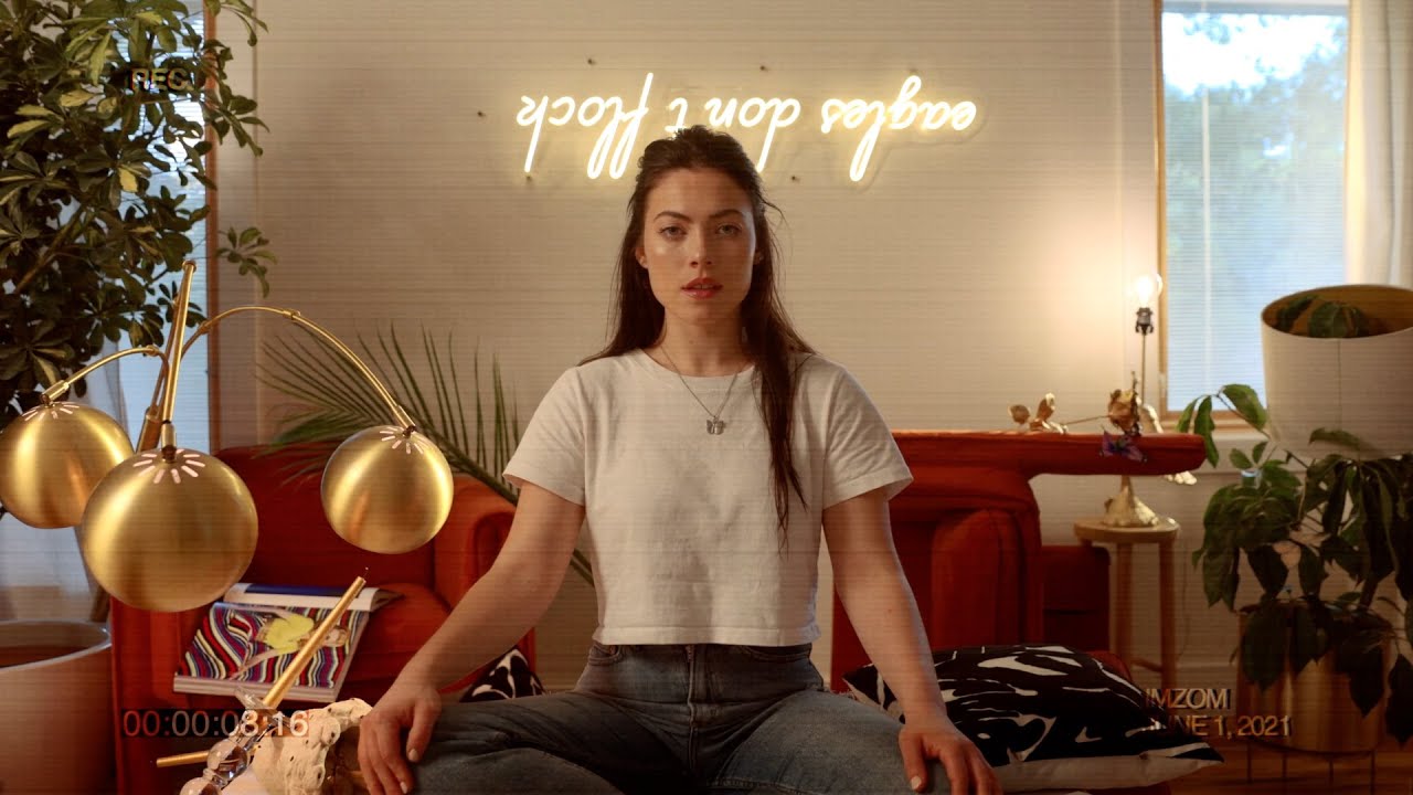 Emily Weisband – Indie Movie Zoomout Moment