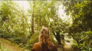 Romanie – I’m Anything (But Myself Around You)