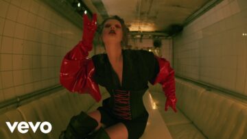 Red Moon – Emotional