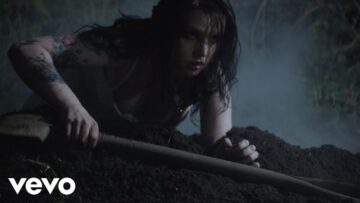 Emma Blackery – Brutus