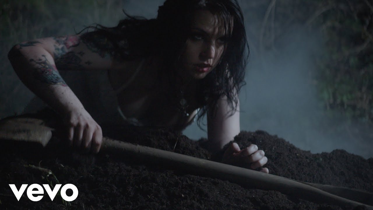 Emma Blackery – Brutus