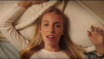 Maude Latour – Clean