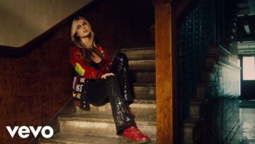 Baby Queen – You Shaped Hole