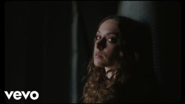 Holly Humberstone – Scarlett