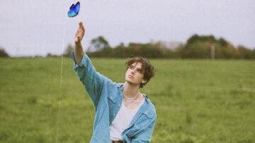 JVKE – this is what falling in love feels like