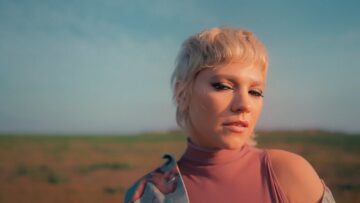 Lori Lo – Fly High