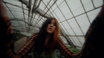 GAYLE – luv starved