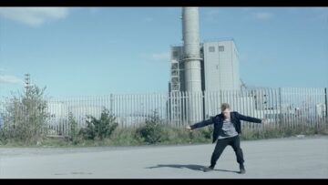 Pillow Queens – No Good Woman