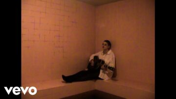 carolesdaughter – Cold Bathroom Floor