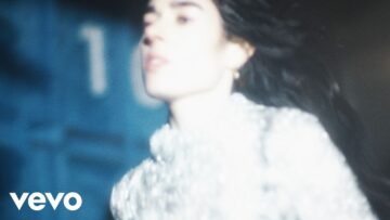 Sinead O’Brien – There Are Good Times Coming