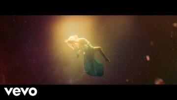 Amber Mark – Out Of This World