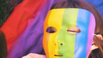 Kesha – Rich, White, Straight Men