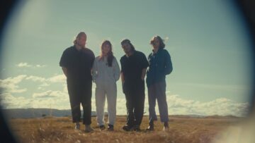 Sesame Girl – Bored