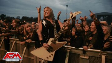 THUNDERMOTHER – Black And Gold