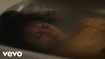 Angel Olsen – Through The Fires