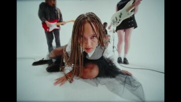 Connie Constance – Till The World’s Awake