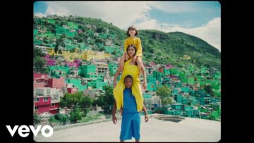 Elton John, Britney Spears – Hold Me Closer