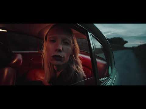 Alice Low – Show Business