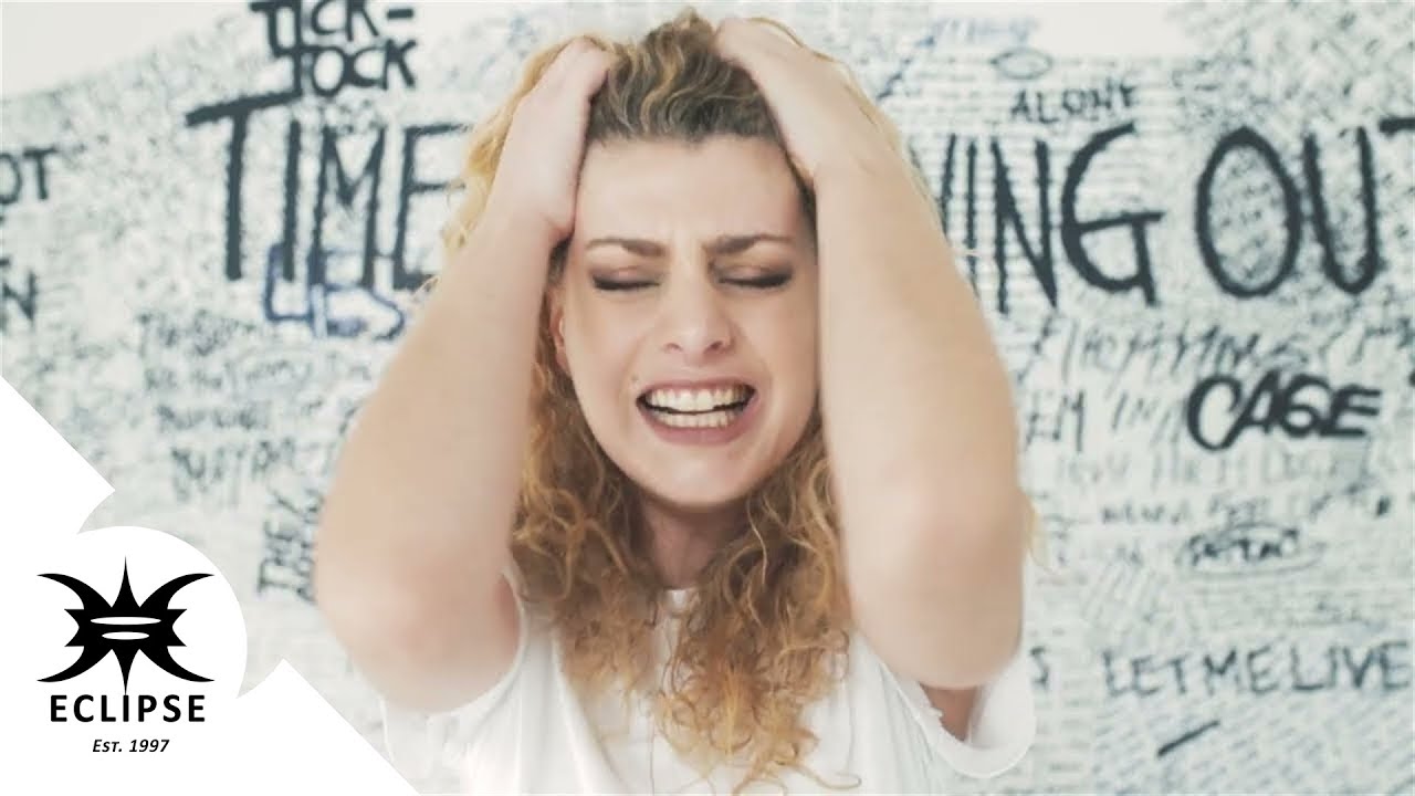 VIOLET BLEND – Voices In My Head