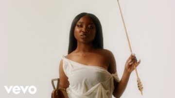 Chanel Loren – F4U