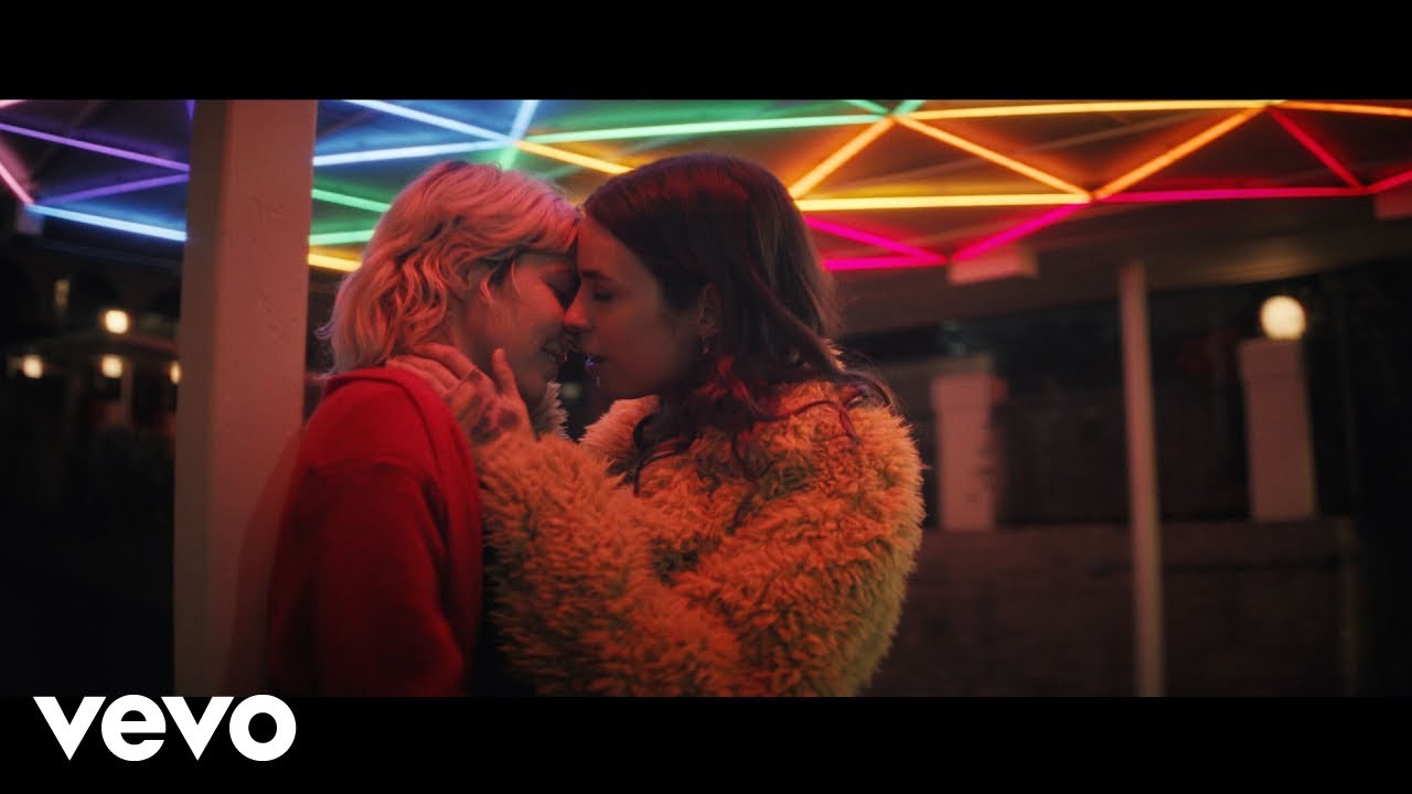 Caroline Rose – Miami