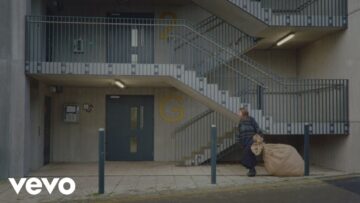 Lexie Carroll – violet