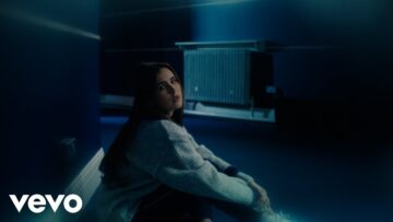 Mimi Webb – Roles Reversed