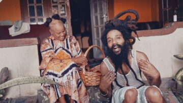 Yaadcore – Mama Told Me